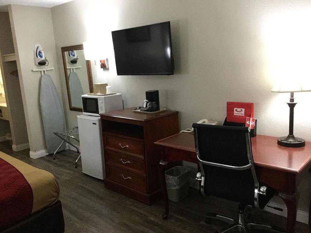 Econo Lodge Lincoln photo 49