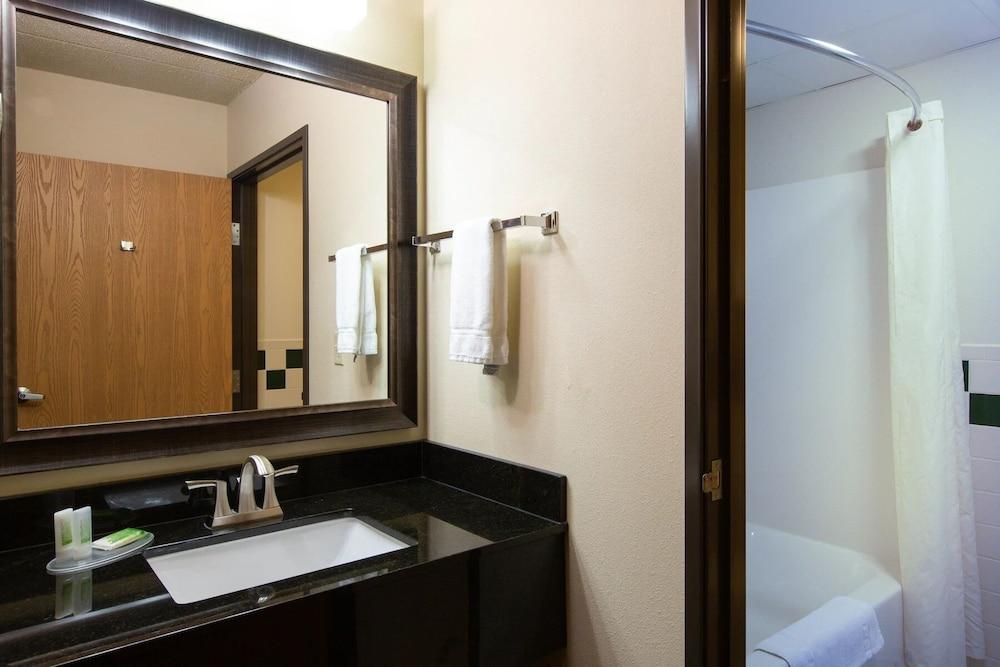 Quality Inn Ladysmith photo 14