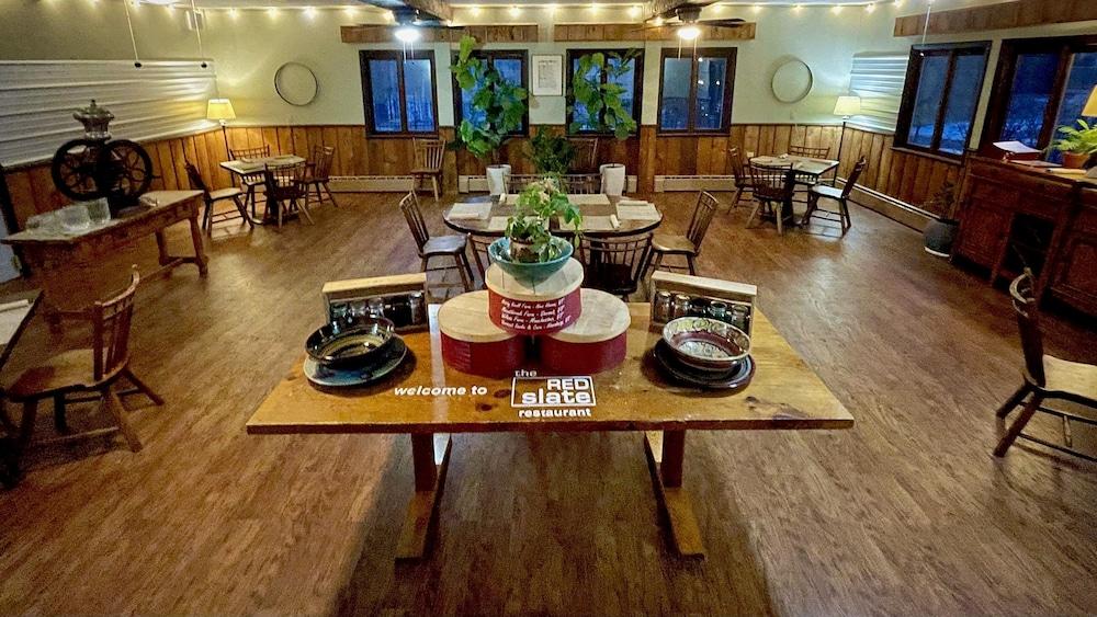 The Upper Pass Lodge at Magic Mountain photo 24