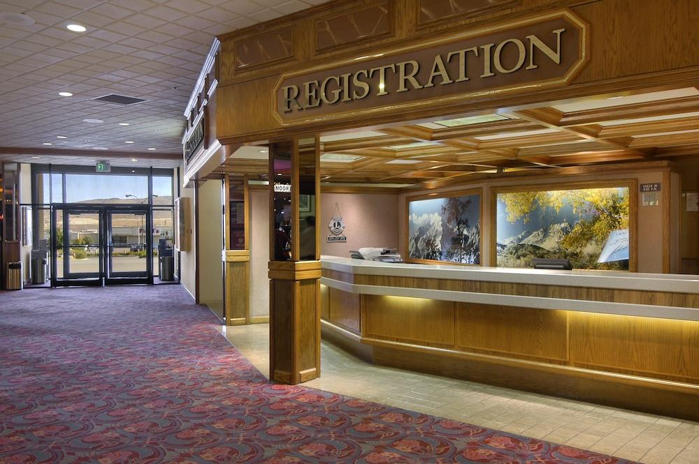 Maverick Hotel and Casino by Red Lion Hotels photo 3
