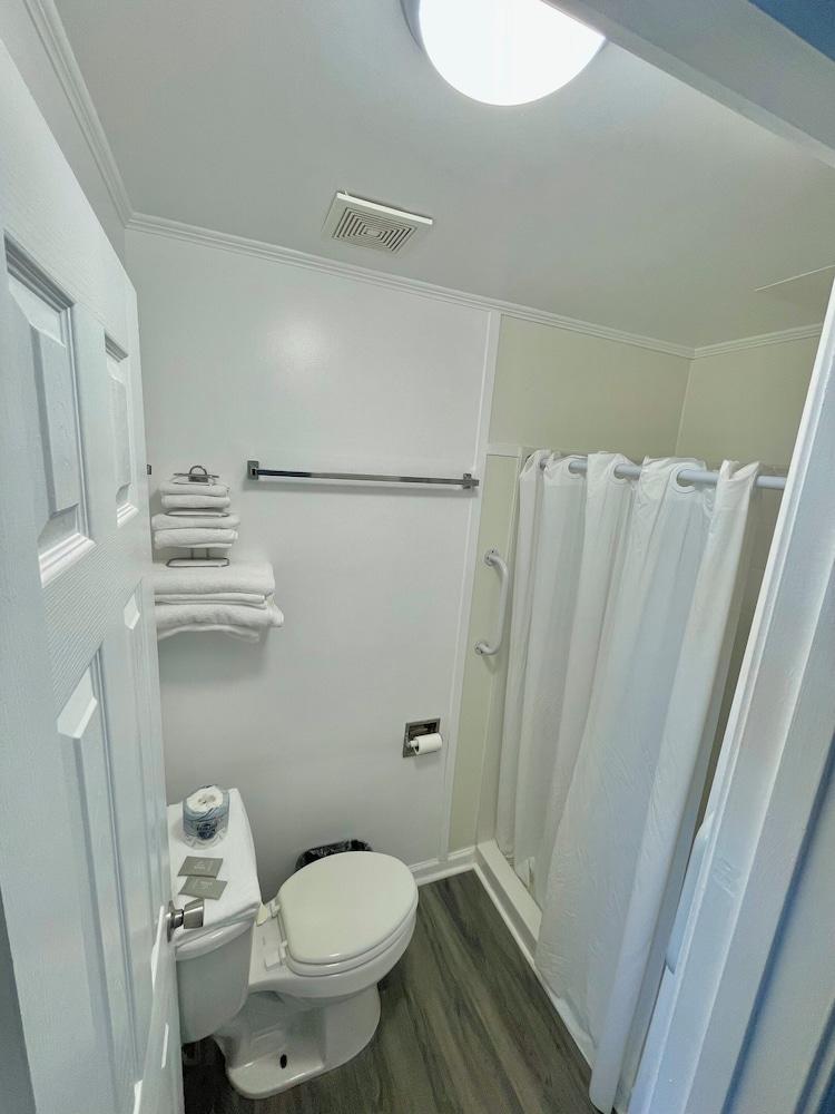 Ocean Crest Motel photo 24