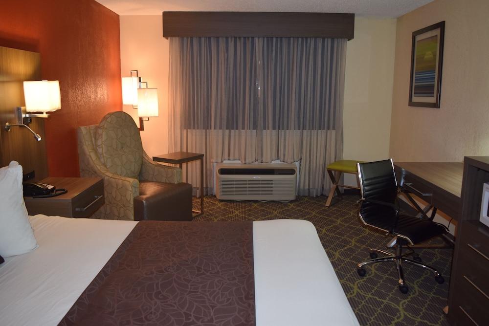 American Inn & Suites West Memphis I-40/I-55 photo 12
