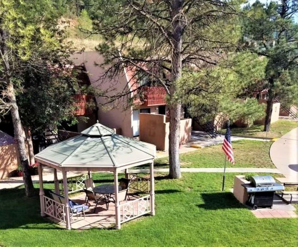 Pinecliff Village photo 6