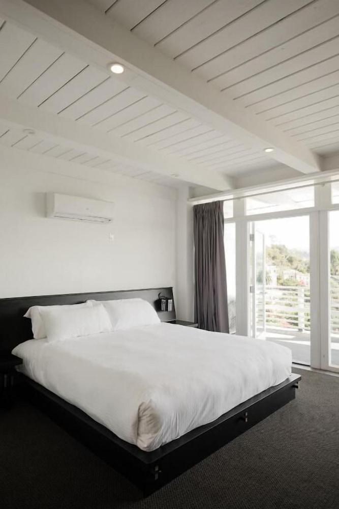 Hollywood Hills Hotel photo 27
