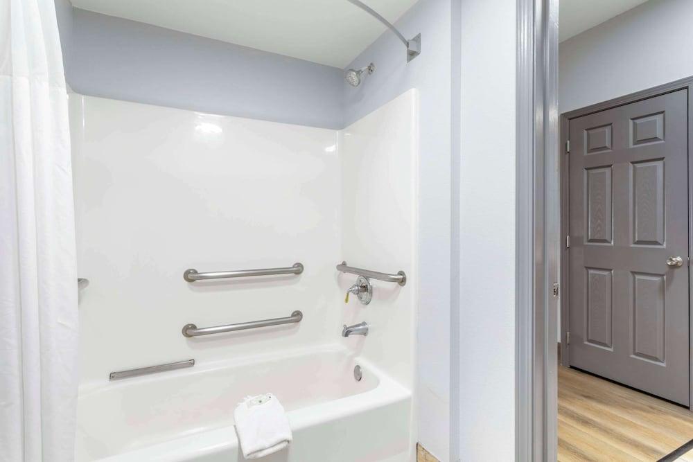 Quality Inn Oak Ridge - Knoxville West photo 30