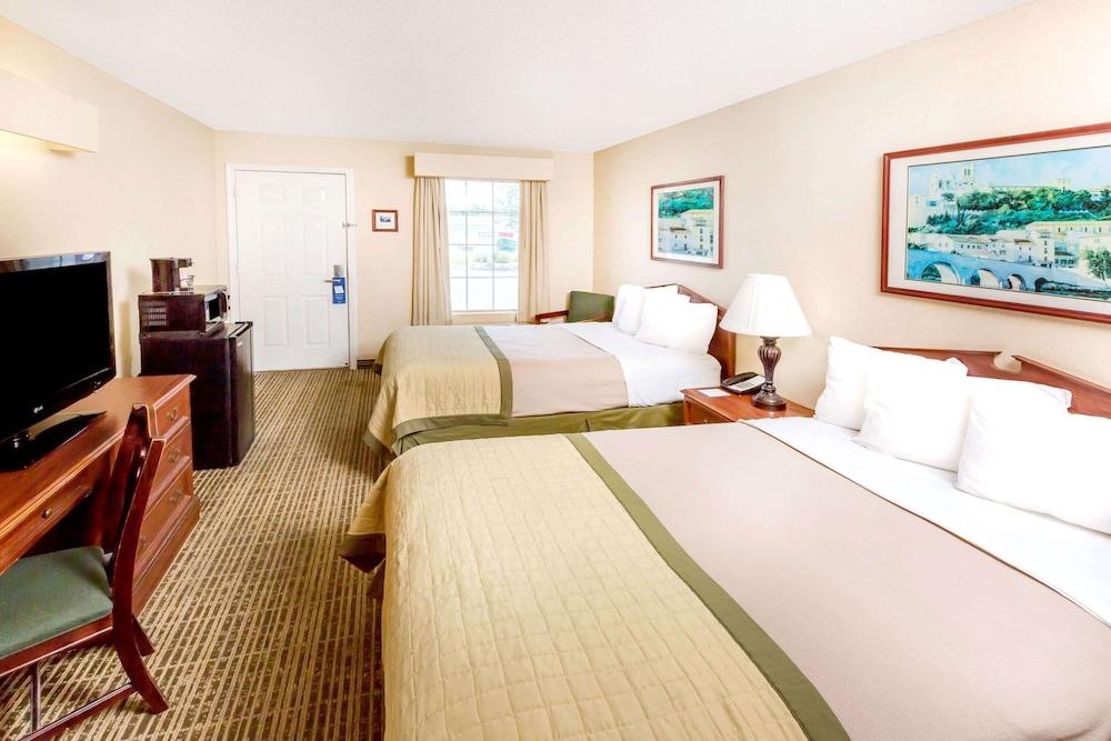 Baymont by Wyndham Grenada photo 8