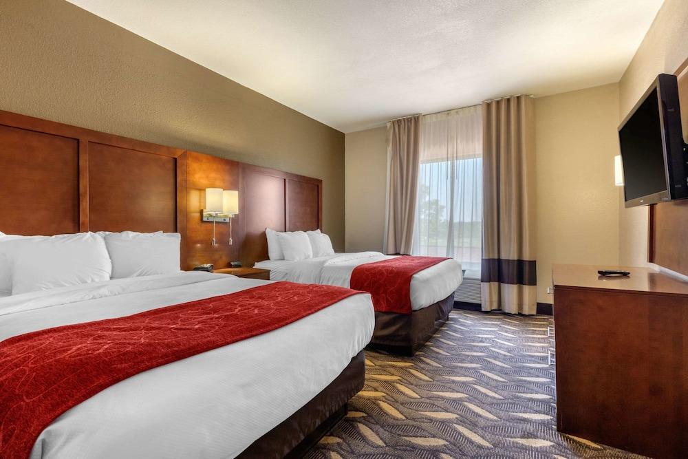 Comfort Suites Rolla photo 26