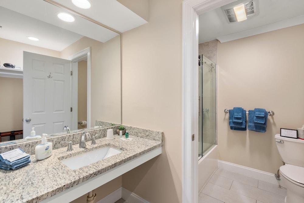 Guest House Suites photo 76