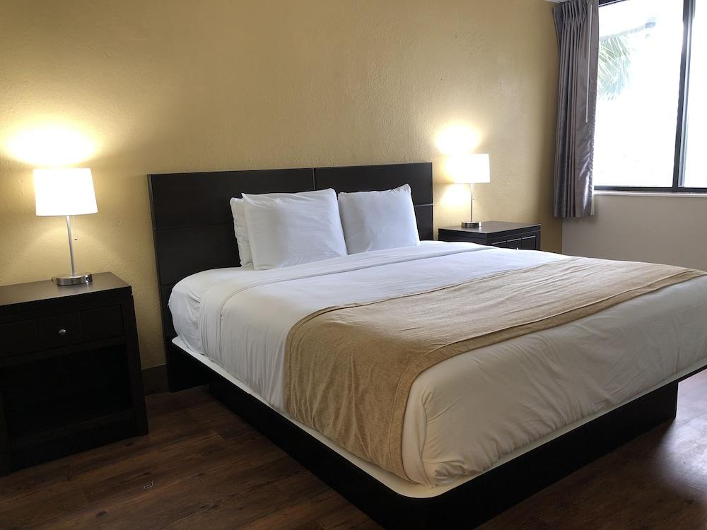 Ocean Reef Hotel photo 23