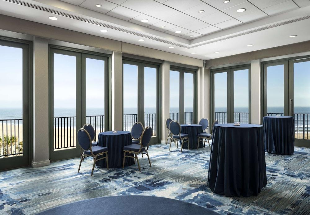 Hilton Virginia Beach Oceanfront photo 6