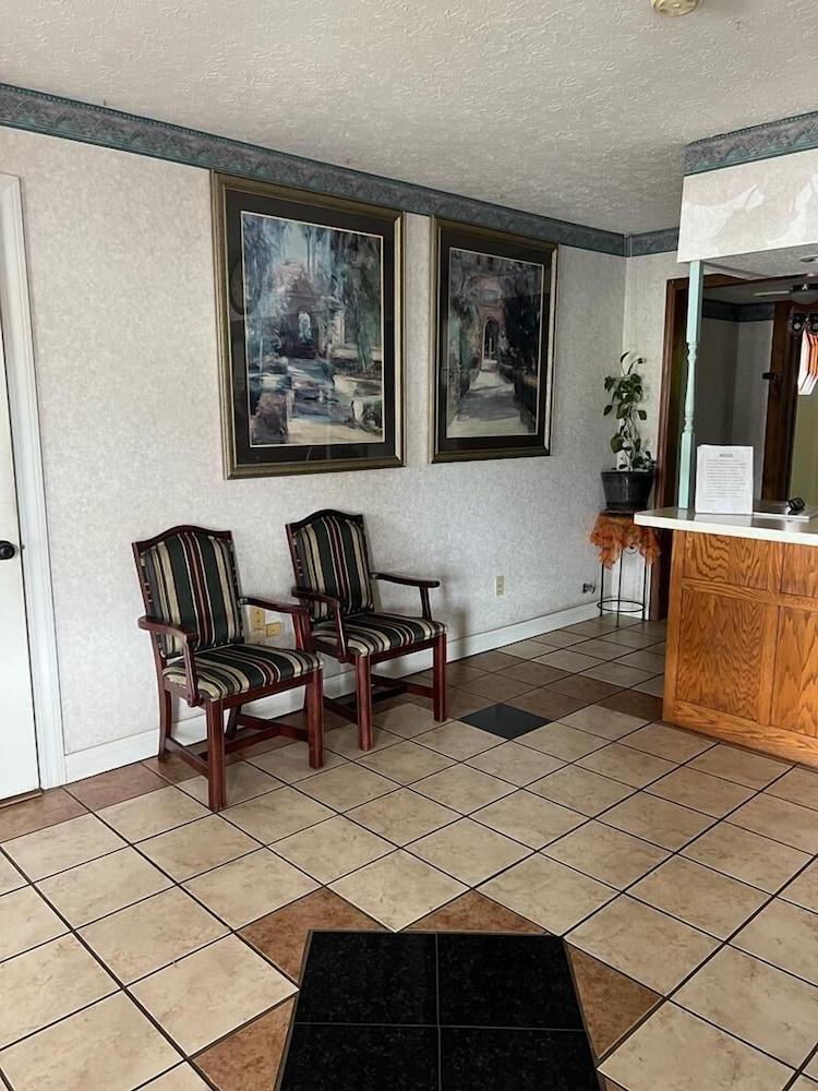Americas Inn photo 85