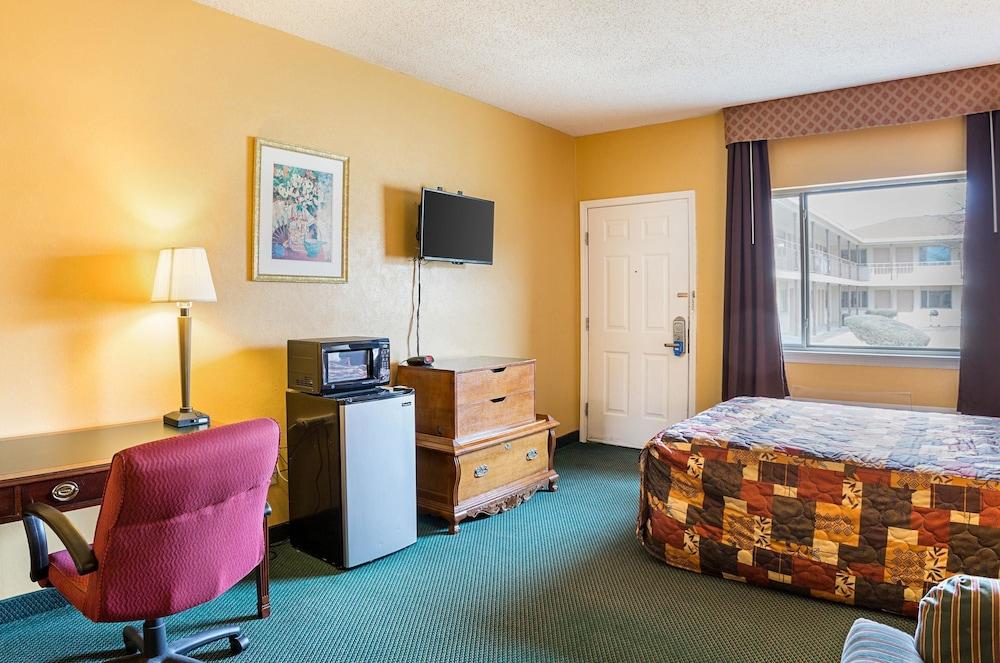 Rodeway Inn Roswell West photo 17