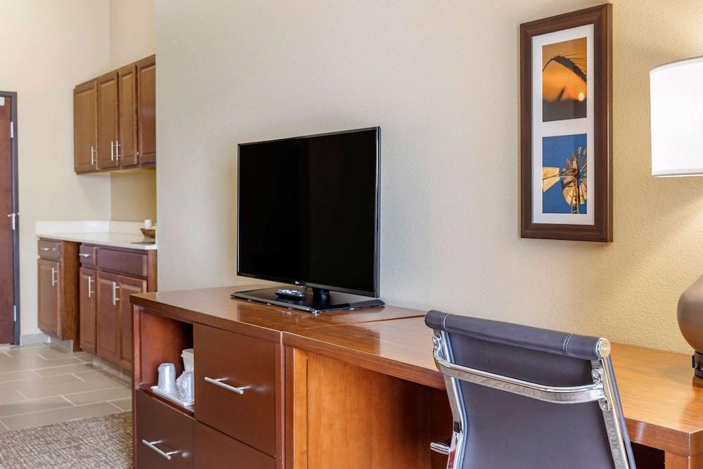 Comfort Inn & Suites Augusta photo 2