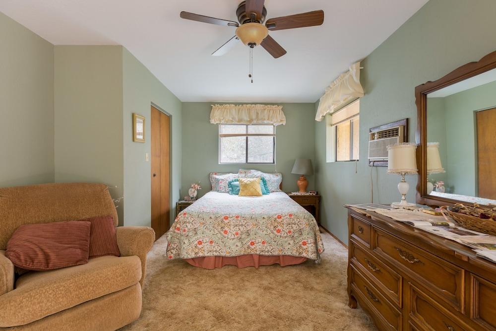 Crown King Cabins Suites and Bunkhouse photo 9