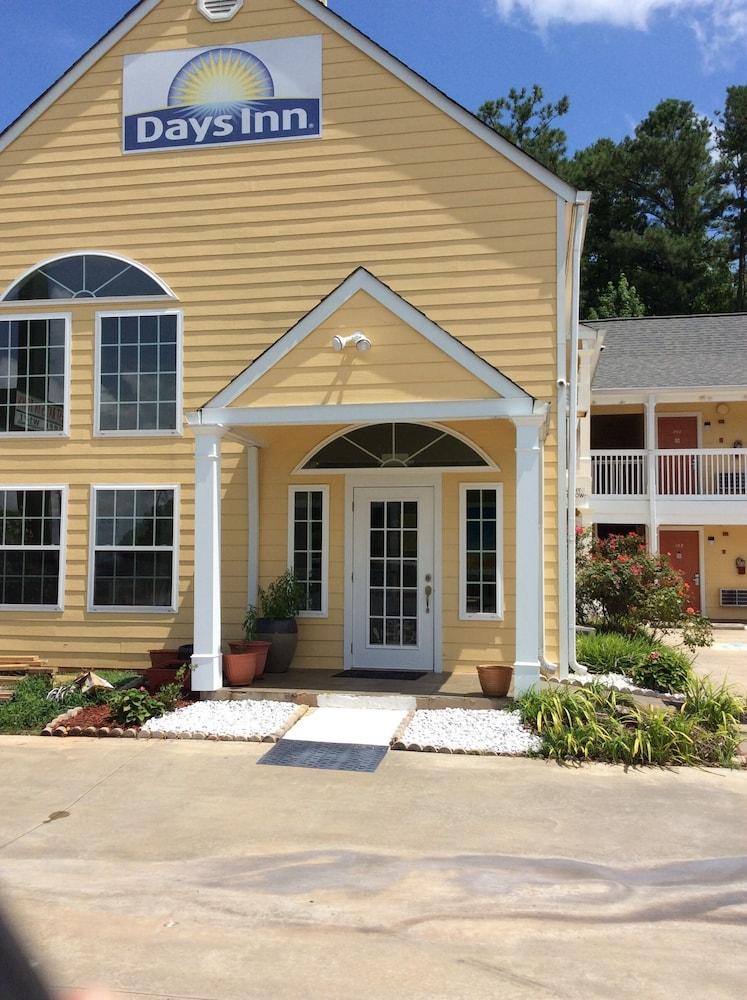 Days Inn by Wyndham Cornelia photo 13