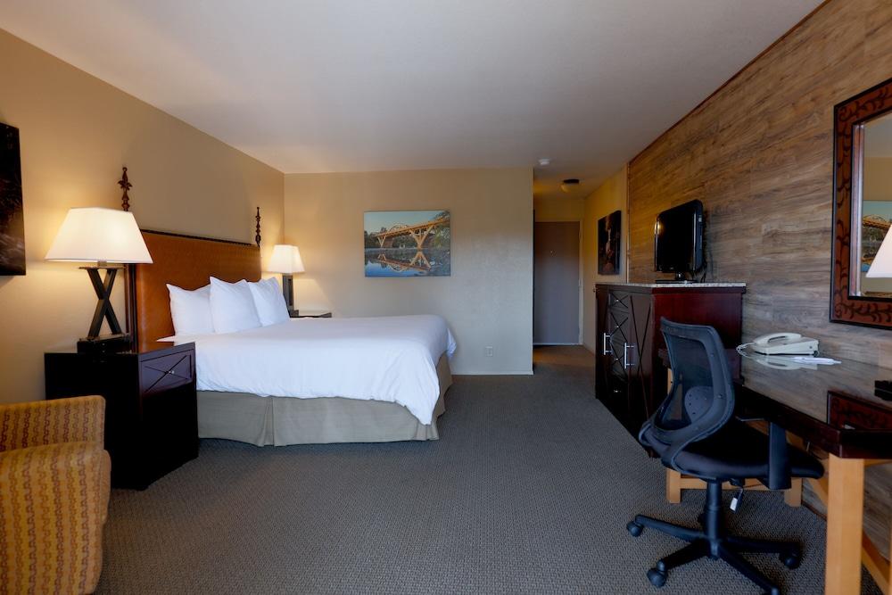 Riverside Inn photo 12
