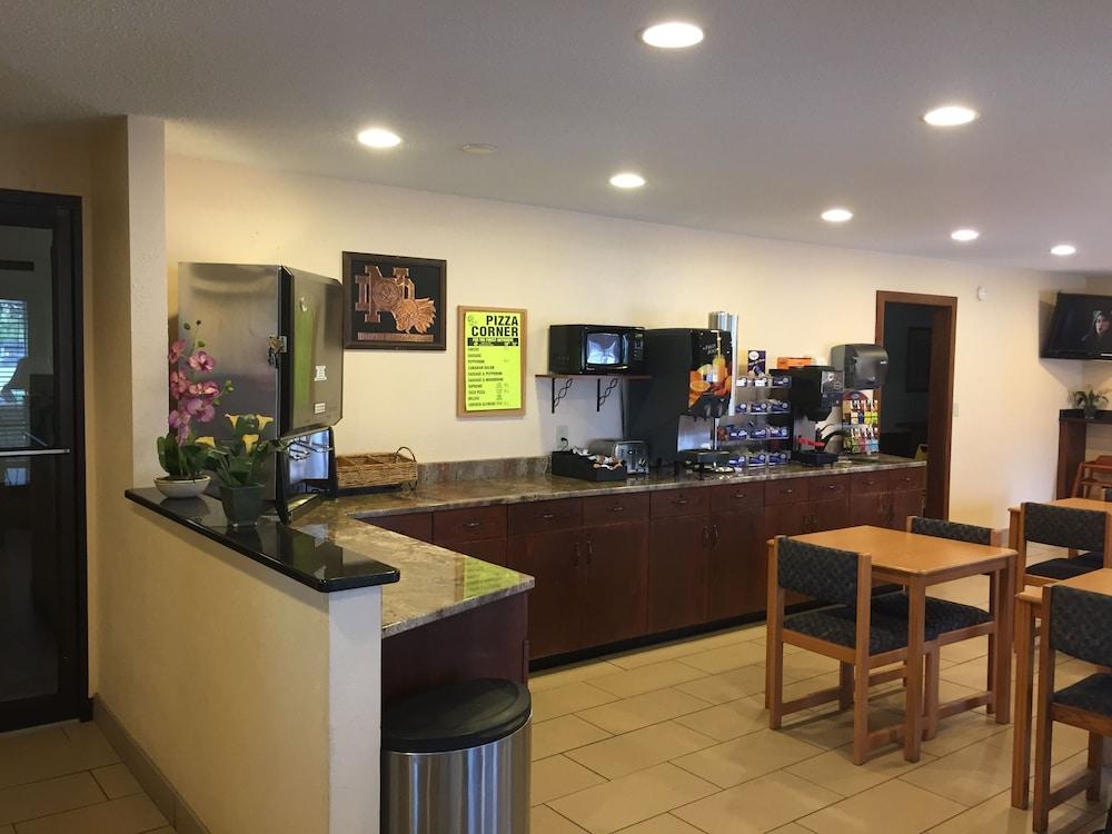 StayInn - Grand Forks photo 20