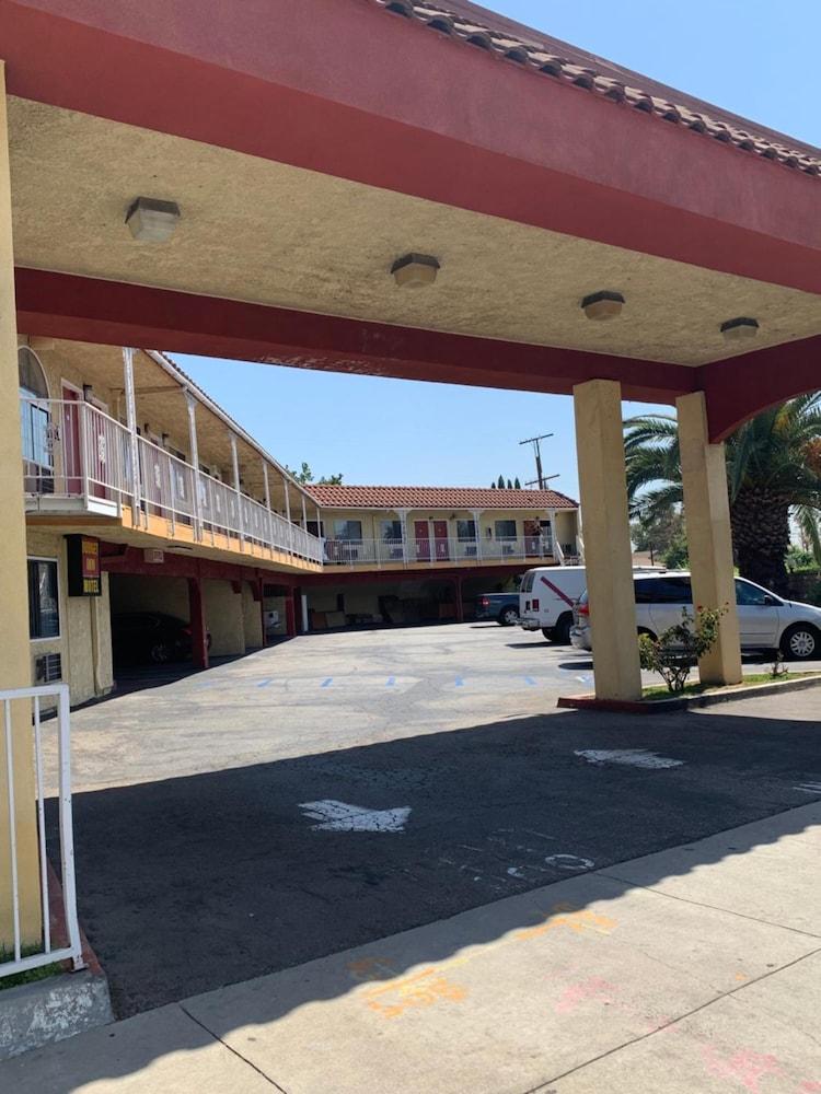 Budget Inn San Gabriel photo 14