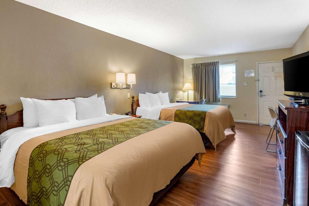Econo Lodge Inn & Suites Southeast photo 7