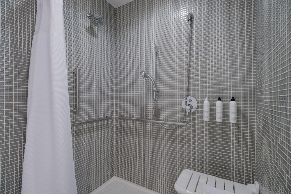 SpringHill Suites by Marriott Dallas NW Hwy/I35E photo 23