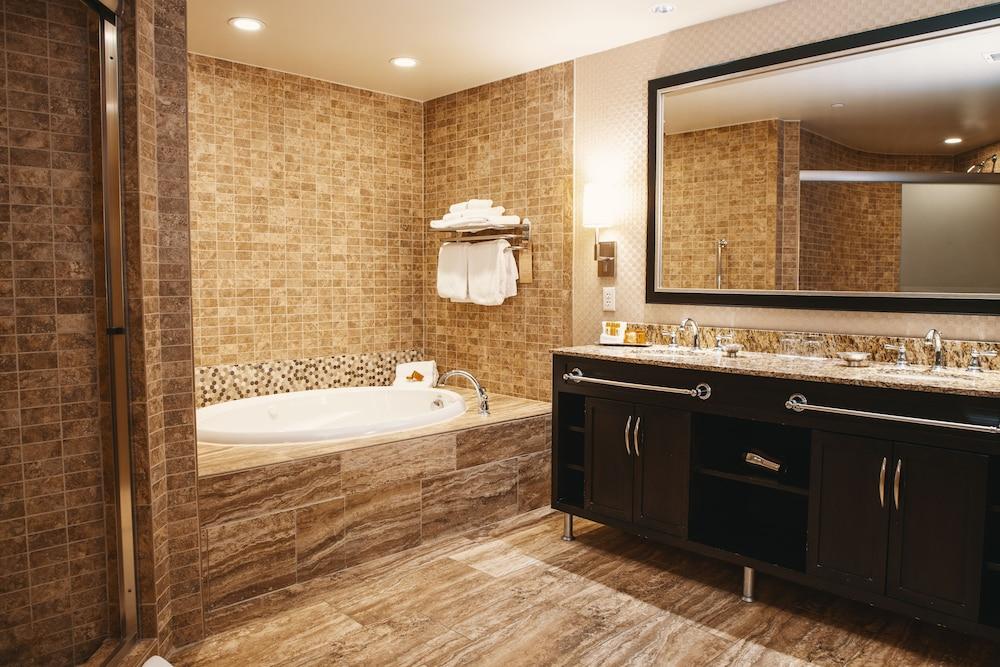 Four Winds Casino Resort – New Buffalo photo 9
