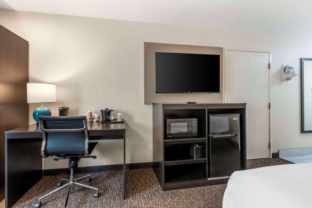 Sleep Inn & Suites Wisconsin Dells - Lake Delton photo 15