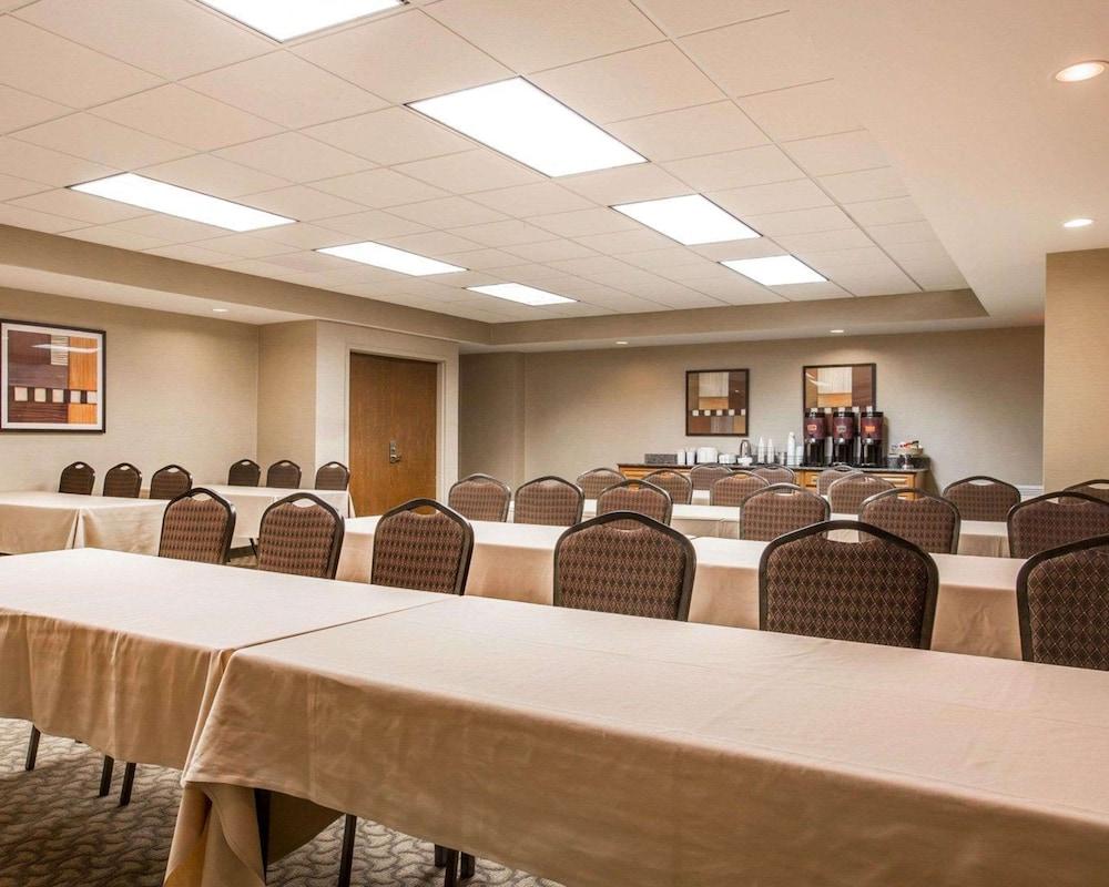 The Clocktower Hotel at Century House, an Ascend Collection Hotel photo 25