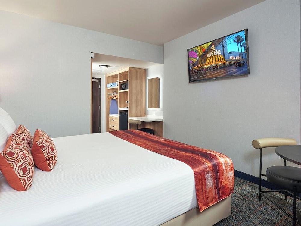 Four Queens Hotel and Casino photo 14