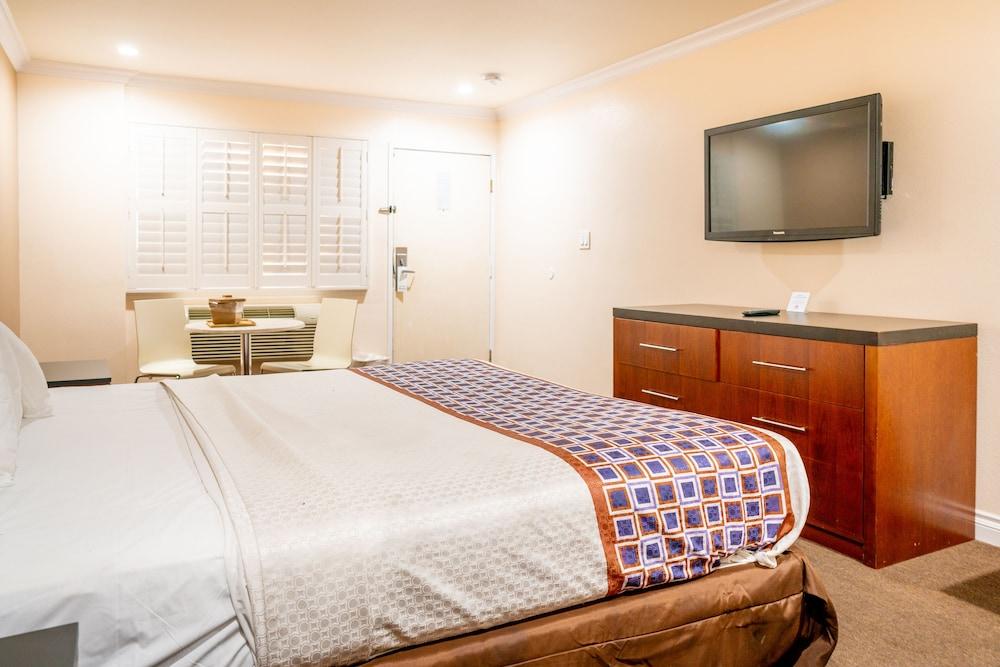 Gateway Inn Gardena photo 21