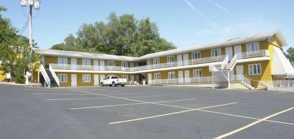 Econo Lodge Oskaloosa photo 41