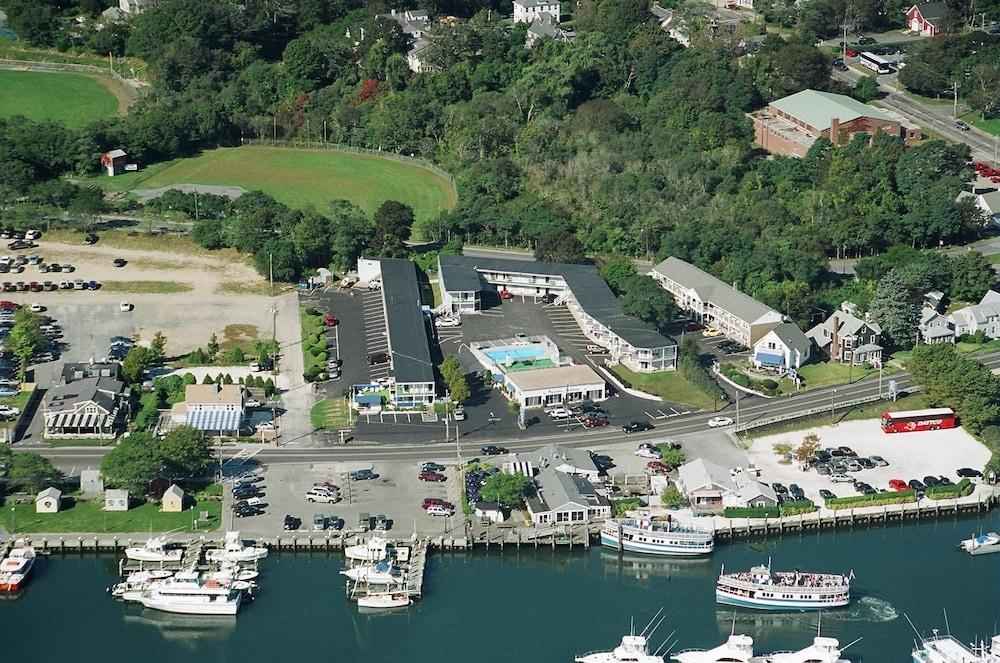 Ocean Street Inn on Hyannis Harbor photo 10