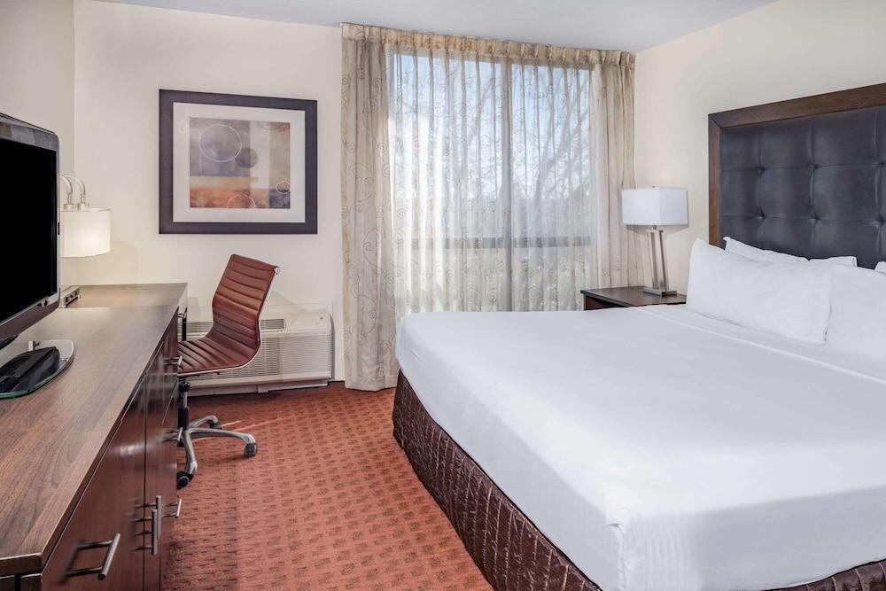 Wyndham Sacramento photo 15