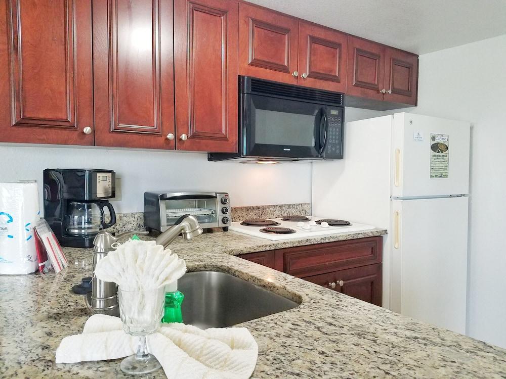 Parc Corniche Condominium Suite Hotel photo 10