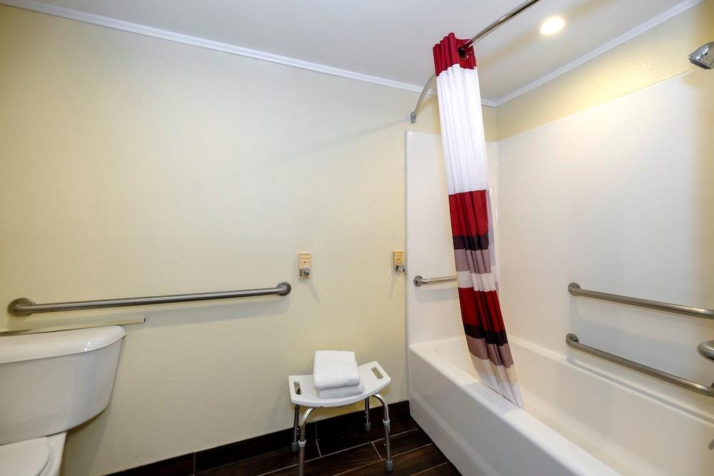 Red Roof Inn Osage Beach - Lake of the Ozarks photo 20