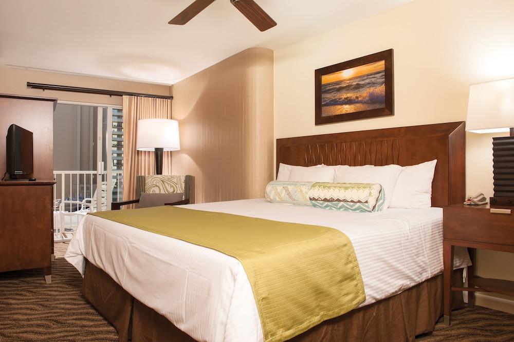 Club Wyndham at Waikiki Beach Walk photo 13