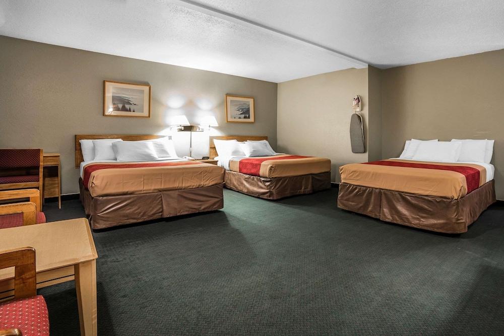 Econo Lodge photo 4