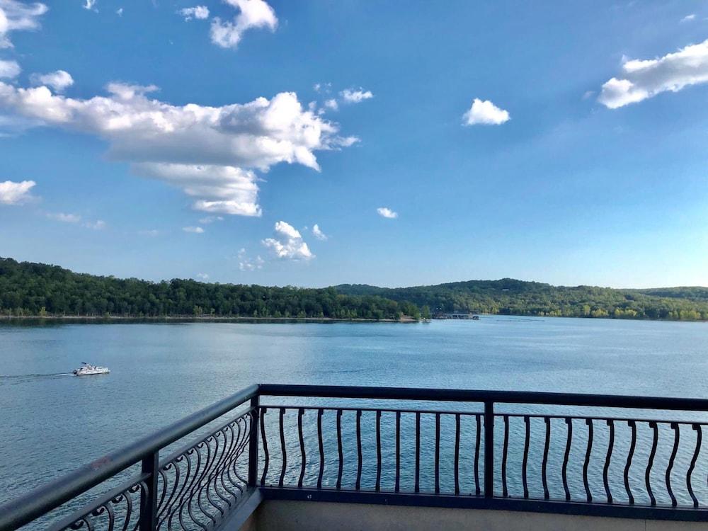 D'Monaco Luxury Resort photo 27