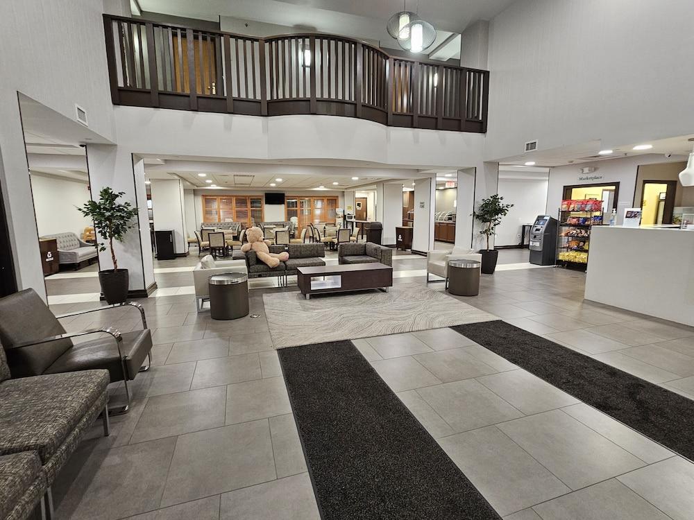 Wingate by Wyndham Chantilly / Dulles Airport photo 2