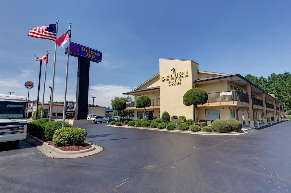 Deluxe Inn Fayetteville - I-95 Exit 49 photo 61