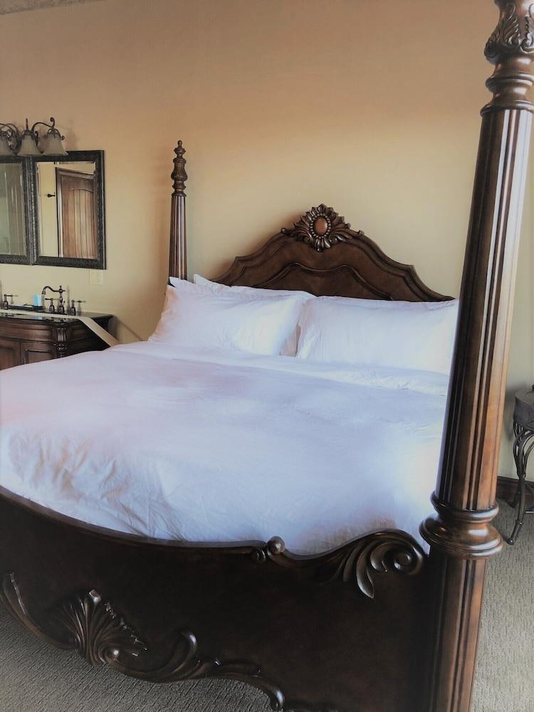 D'Monaco Luxury Resort photo 16