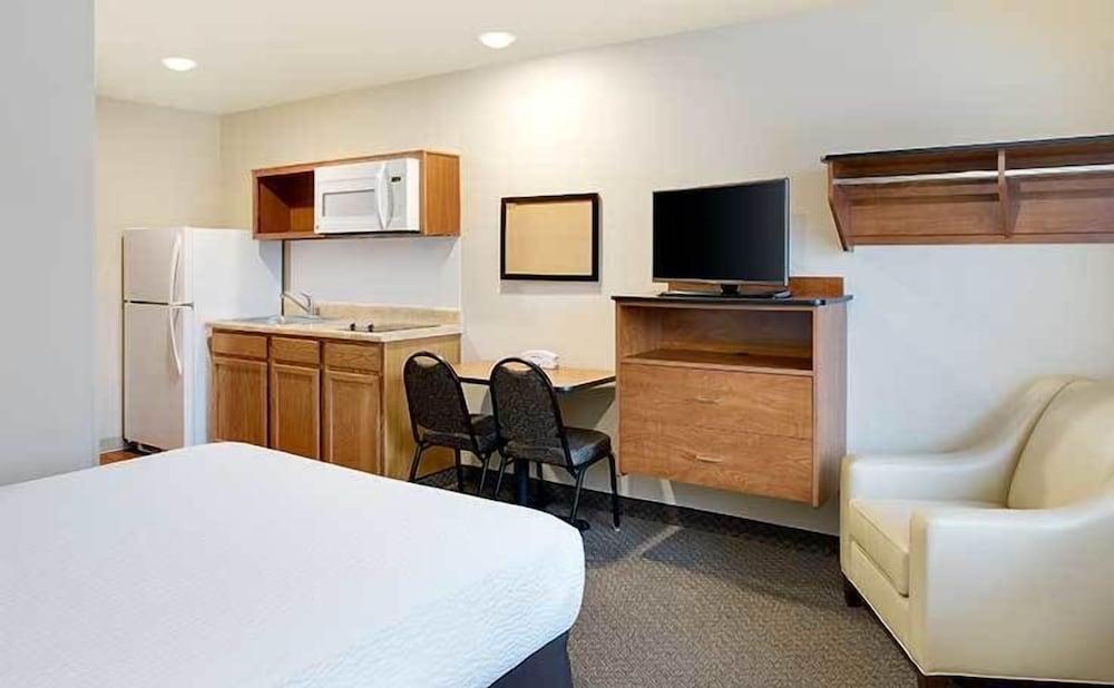 WoodSpring Suites Fredericksburg photo 11