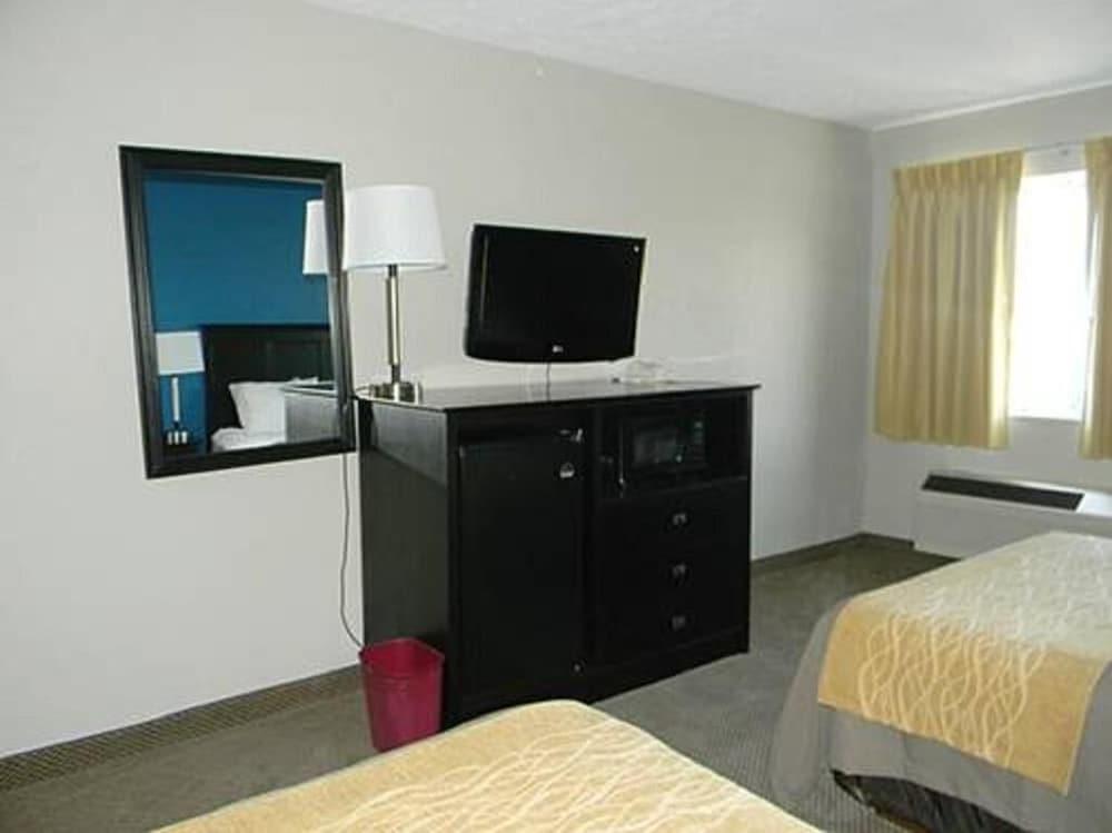 Boarders Inn & Suites by Cobblestone Hotels - Munising photo 6