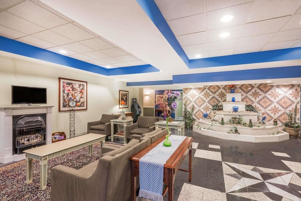Aderi Hotel Niantic photo 3