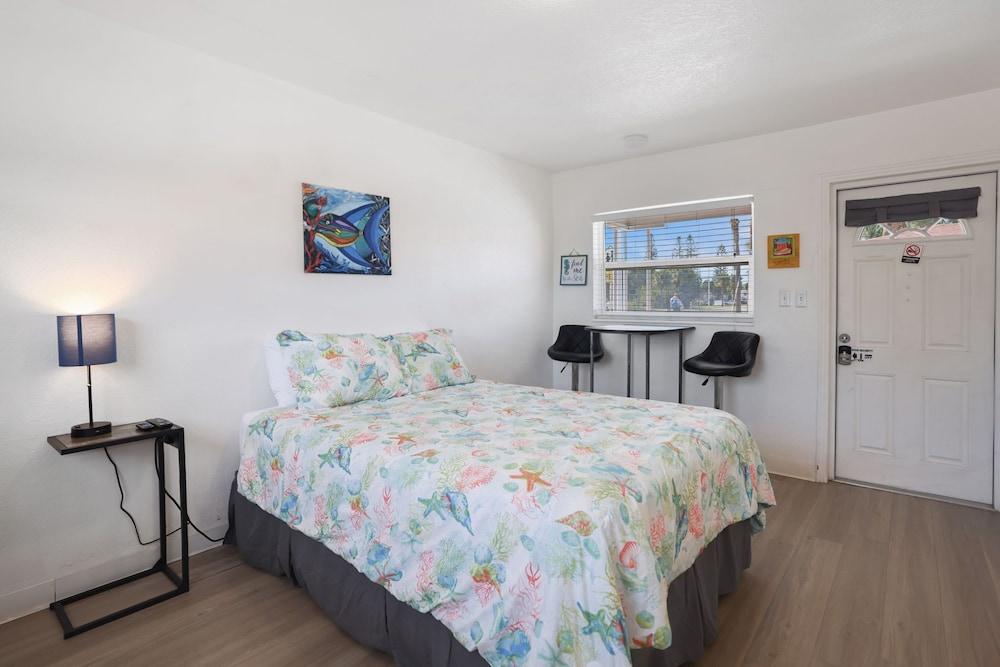 Sun Island Motel photo 36