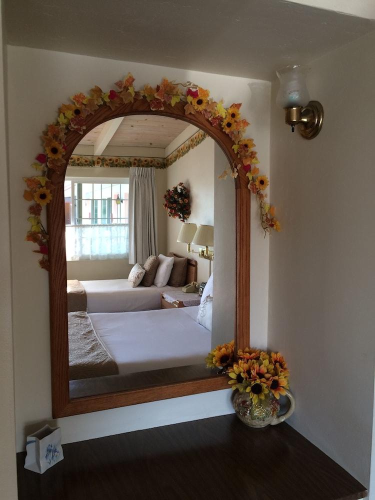Sundown Inn photo 30