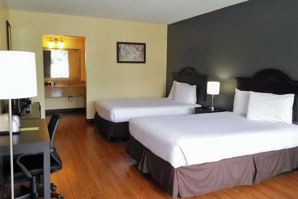 Econo Lodge Ormond Beach North - Daytona photo 4