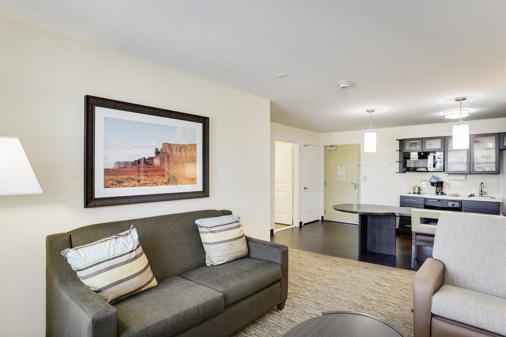 Candlewood Suites College Station At University by IHG photo 35