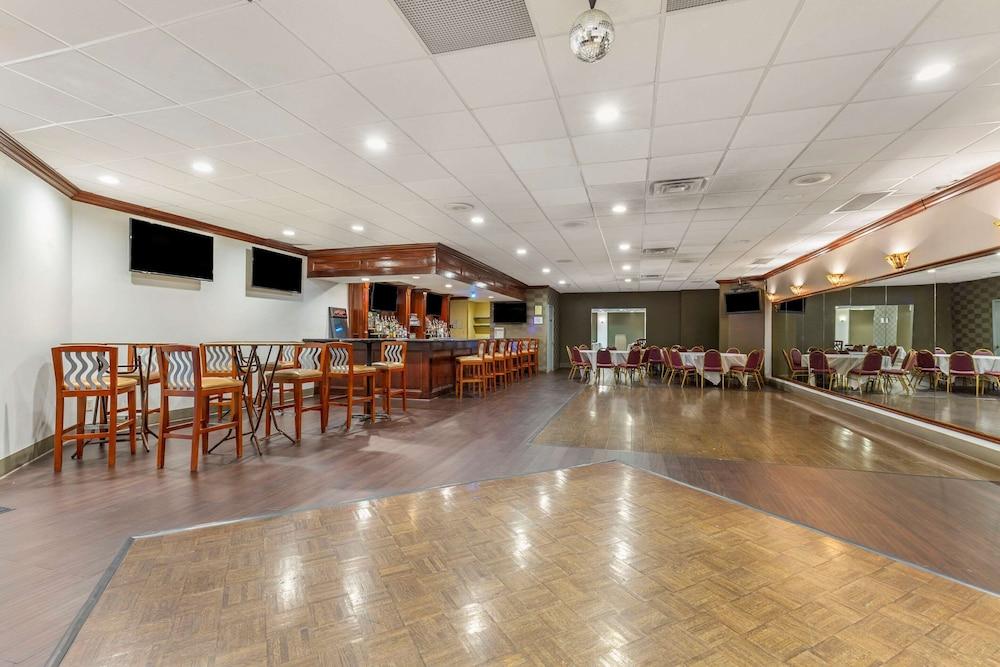 Quality Inn Windsor Mill - Baltimore photo 17