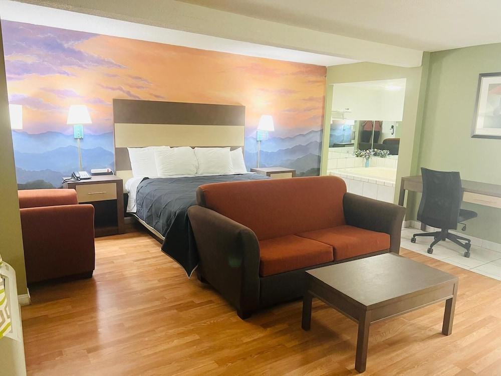 Hometown INN photo 26
