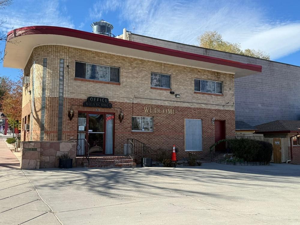 Springs Inn by Capital O I 25 photo 1